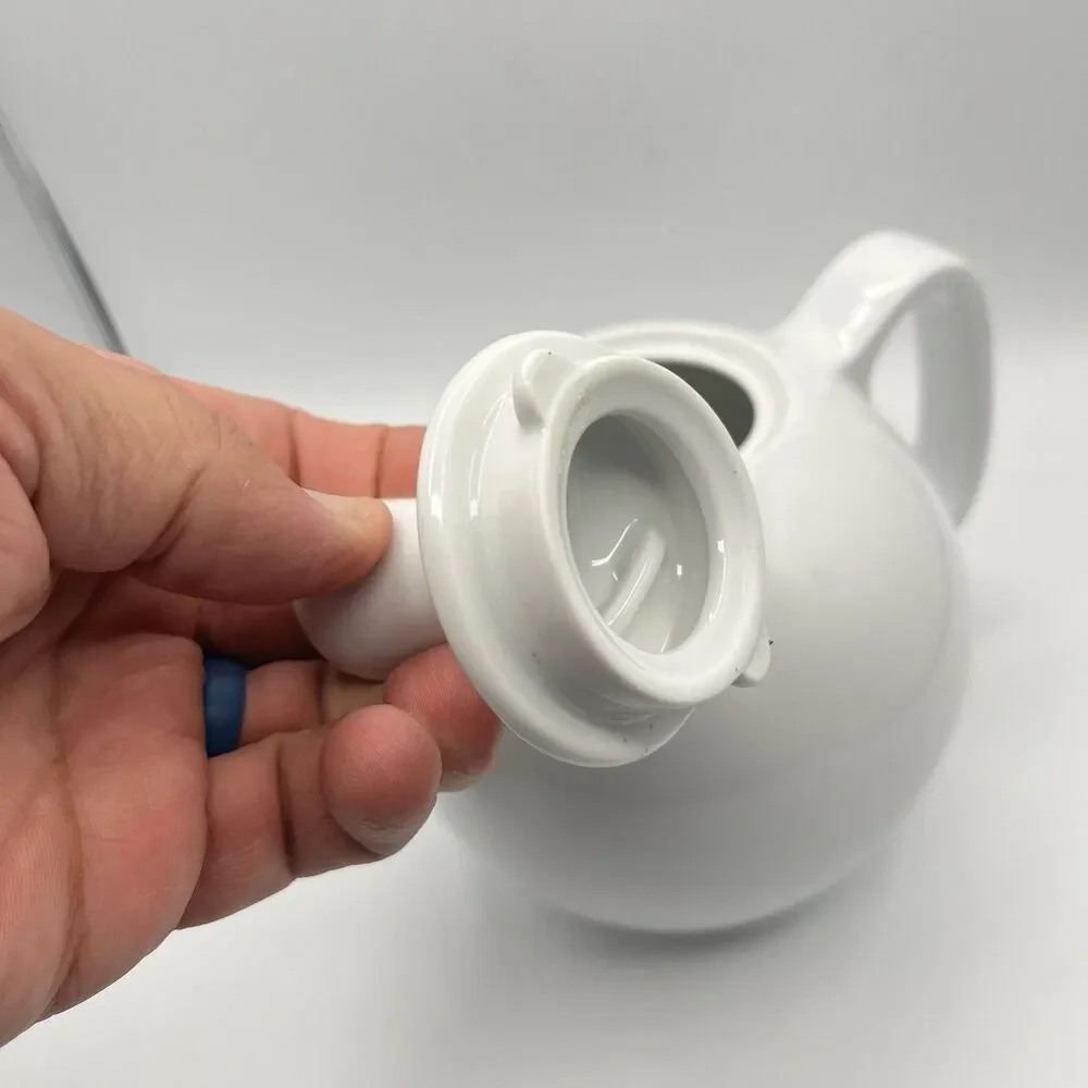 Crate & Barrel Segaform 6 Cup Glazed White Teapot with Lid